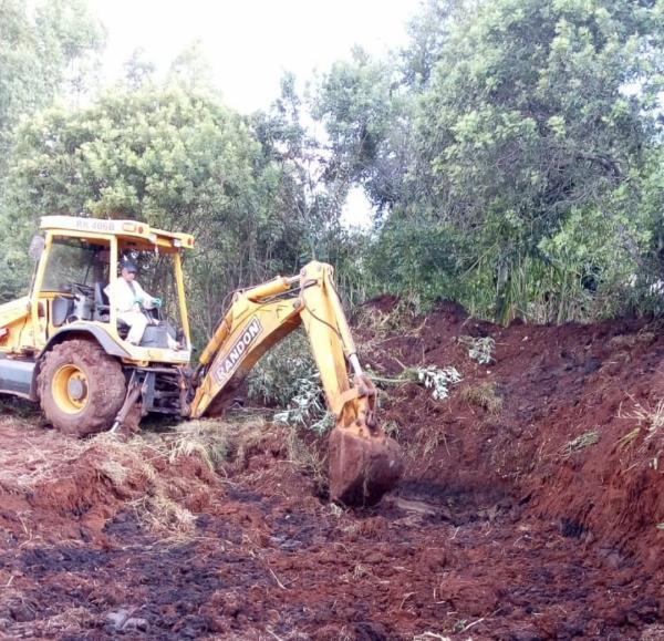 SMDR realiza abertura de reservatório de água para feirante 