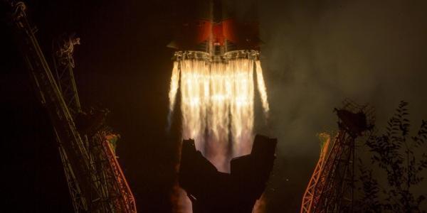 Três astronautas chegam à Estação Espacial Internacional