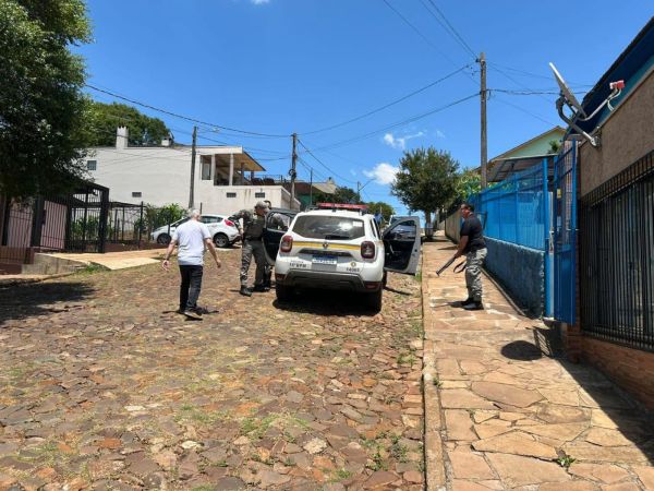 Dupla armada invade escritório no centro de Ibirubá e é presa pela Brigada 