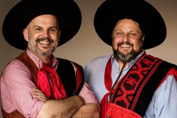 Show da dupla César Oliveira e Rogério Melo será atração na Praça da Matriz