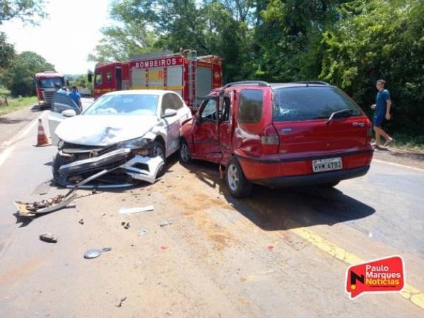 Colisão frontal com feridos na BR-472 em Três de Maio na tarde da segunda 