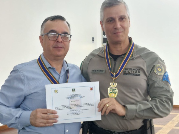 Diretor do Grupo Pilau Recebe Comenda do 16º Batalhão da Brigada Militar