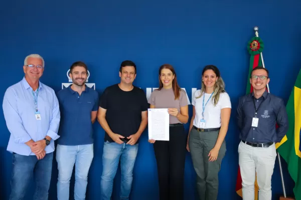 Prefeitura assina escritura de doação de área para ampliação da empresa Aço Ág