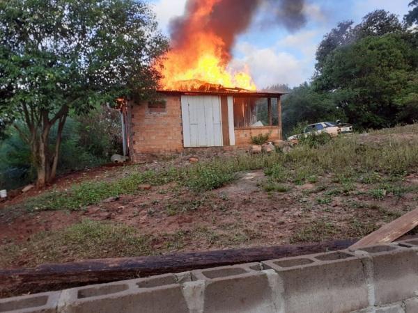 Suspeito por provocar incêndios em residências em Ijui, é detido pela policia 