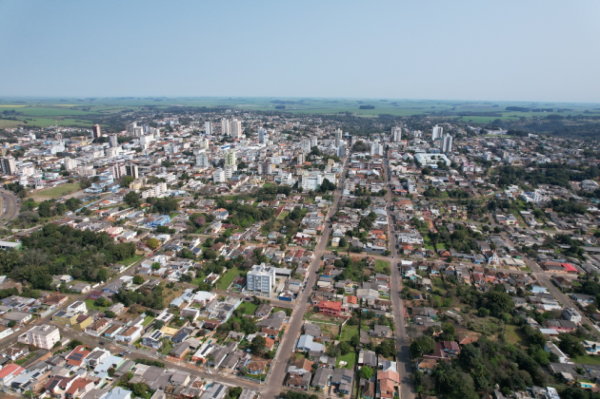TEMPO> Quinta-feira com tempo abafado e temporais de verão em Cruz Alta