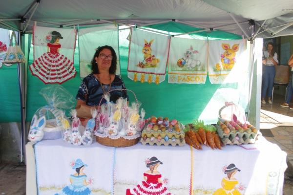 Feira de Artesanato de Páscoa segue nesta quinta em frente ao Centro Público