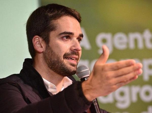 Governador Eduardo Leite anuncia que aulas remotas iniciam em junho