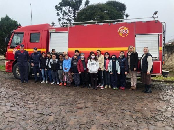 SME e Corpo de Bombeiros desenvolvem programa de prevenção nas escolas