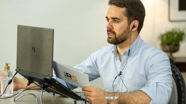 Internet patrocinada está disponível para alunos e professores da rede pública