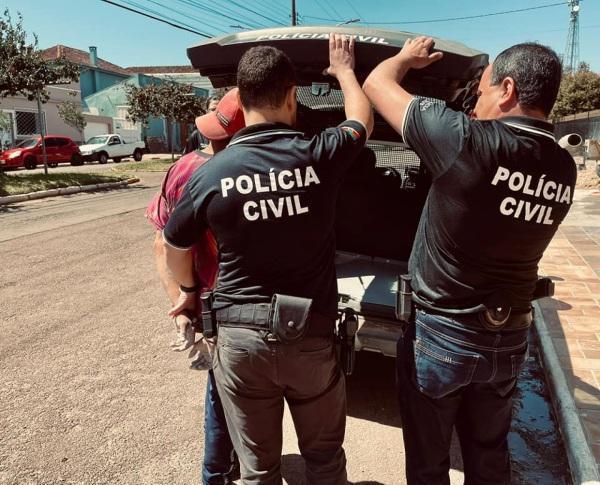 Homem é preso e adolescente é apreendida em Júlio de Castilhos 