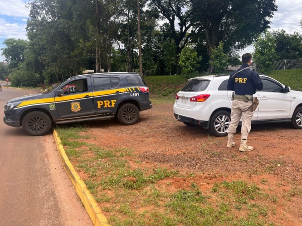 PRF recupera veículo roubado em Frederico Westphalen