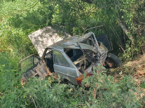 Colisão entre carreta e Gol deixa uma pessoa ferida em Júlio de Castilhos