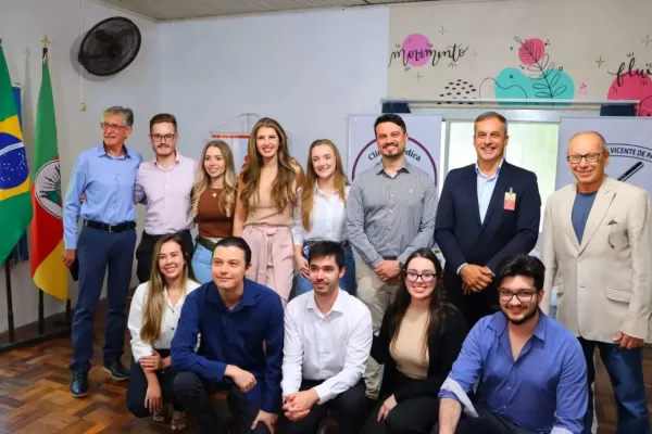 Hospital São Vicente forma nova turma de residentes em Clínica Médica