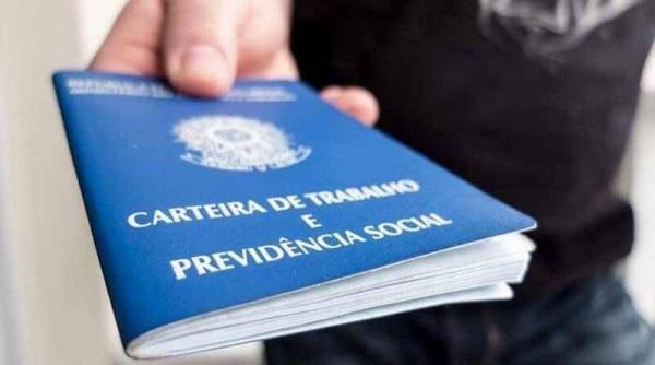 Taxa de desemprego fica em 11,2% no trimestre até janeiro