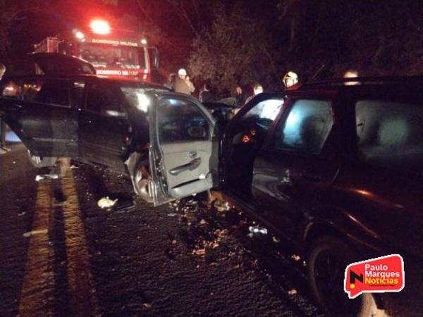 Quatro pessoas ficam feridas em acidente de trânsito na BR-472 em Três de Maio