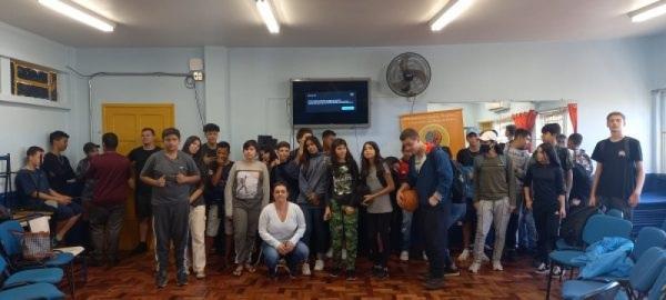 Palestra sobre Relacionamentos Abusivos é realizada na Escola Maria Bandarra