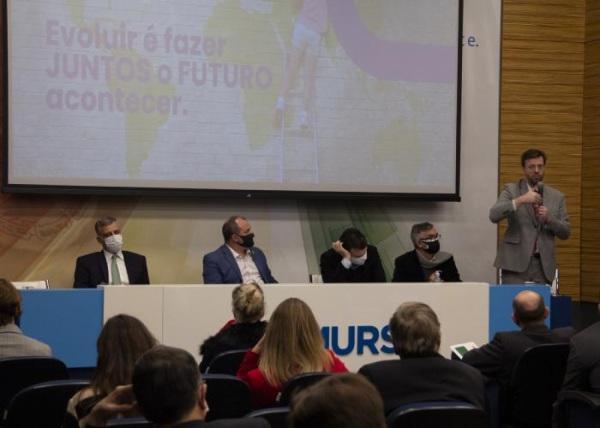 Privatização da Corsan em debate com prefeitos da região