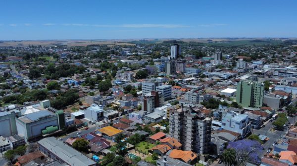 TEMPO>Sexta de tempo seco e ensolarado em Cruz Alta; máxima sobe na tarde