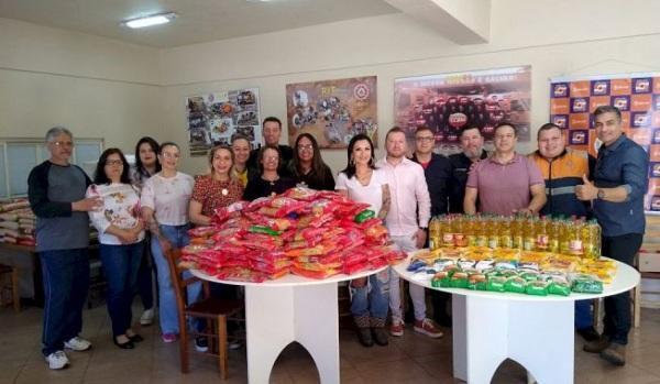 Alimentos arrecadados em ação solidária são entregues a Cotefem
