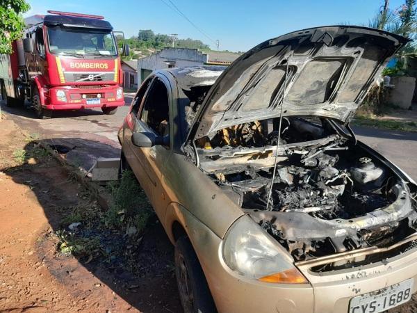 Incêndio em veículo na segunda em Cruz Alta é atendido pelo Corpo de Bombeiros