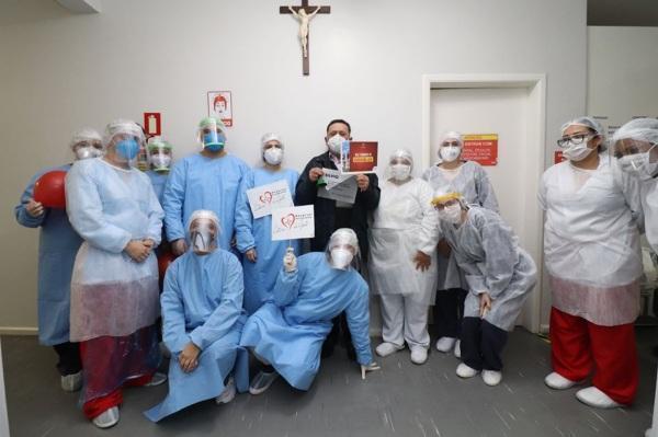 Mais dois pacientes recuperados da Covid recebem alta hospitalar em Cruz Alta