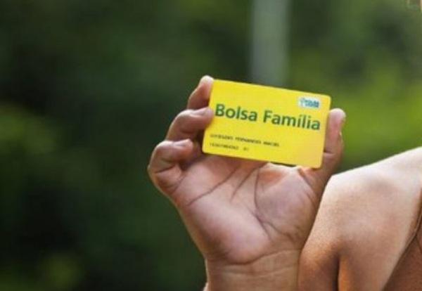 Reajuste do Bolsa Família deve elevar o valor mínimo para R$ 250