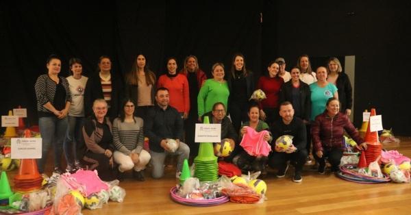 ESCOLAS: Rede Municipal de Cruz Alta recebe Kits de Materiais Esportivos 