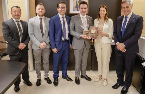 Prefeita de Cruz Alta se reúne com Ministro das Cidades