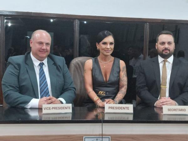 Valéria Gomes De Bortoli toma posse como presidente da Câmara de Vereadores
