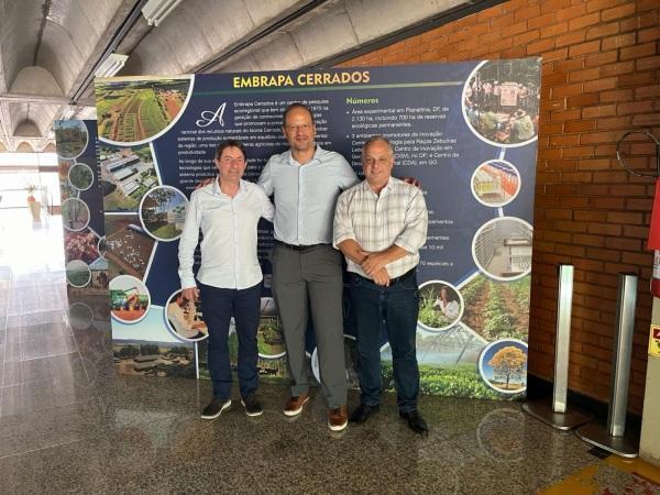 Secretário de Desenvolvimento Rural participa de reunião sobre irrigação em Br