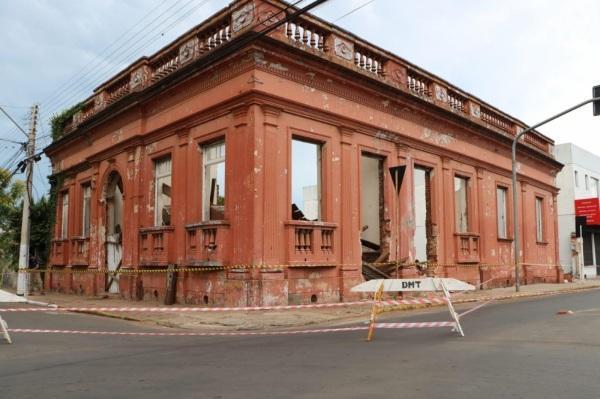 Município ganha liminar para impedir demolição de fachada de casarão