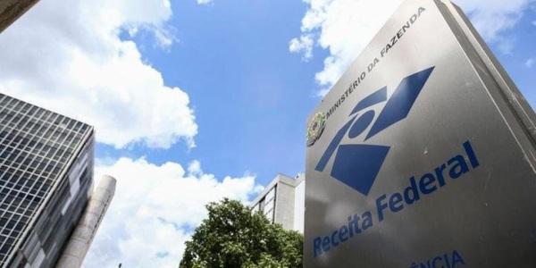 Receita paga hoje restituição do IR a 4,2 milhões de contribuintes