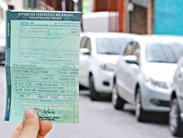 Licenciamento de veículos com placas final 9 e 0 vencem neste sábado (31)