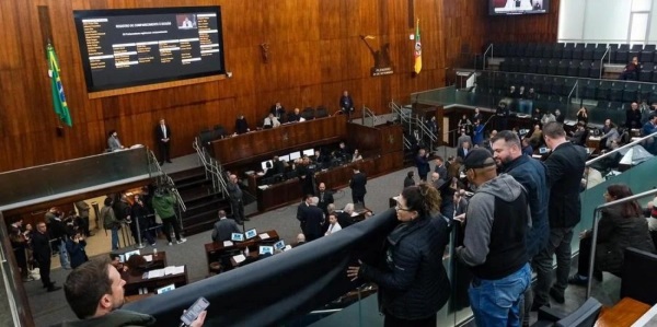Governo do RS aprova reestruturação de carreiras na Assembleia Legislativa