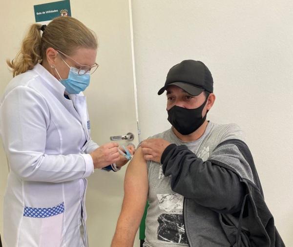 Vacinação contra a covid-19 segue em C. Alta e nas quintas horário especial