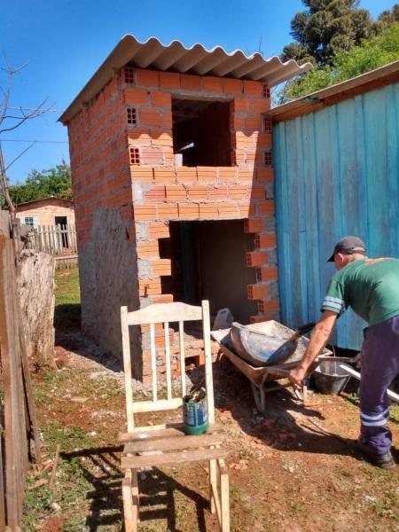 Secretaria de Habitação constrói módulos sanitários na Progresso