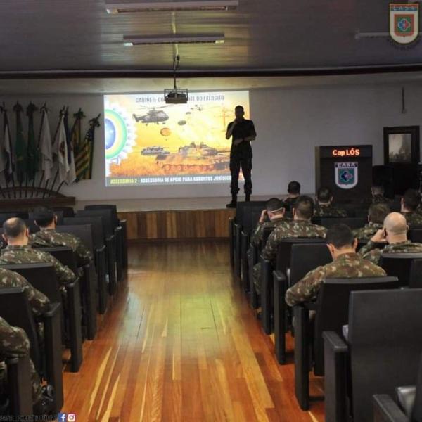 EASA recebe comitiva do Gabinete do Comandante do Exército