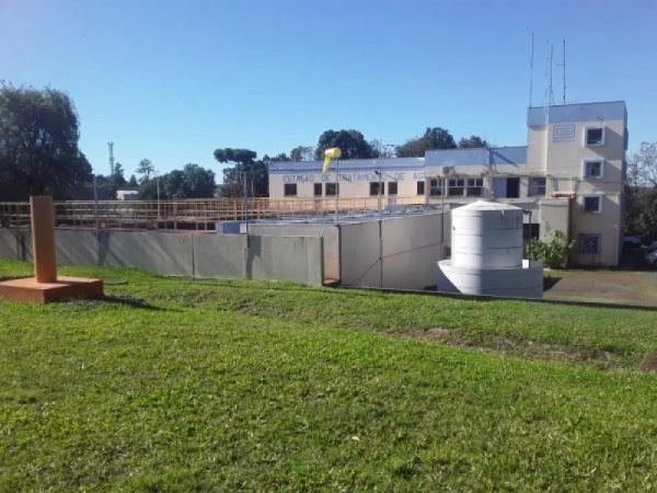 Manutenção de adutora vai afetar abastecimento de água na tarde desta terça