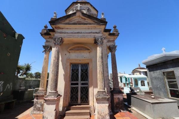 Cemitério Municipal de Cruz Alta recebe melhorias para o Dia de Finados
