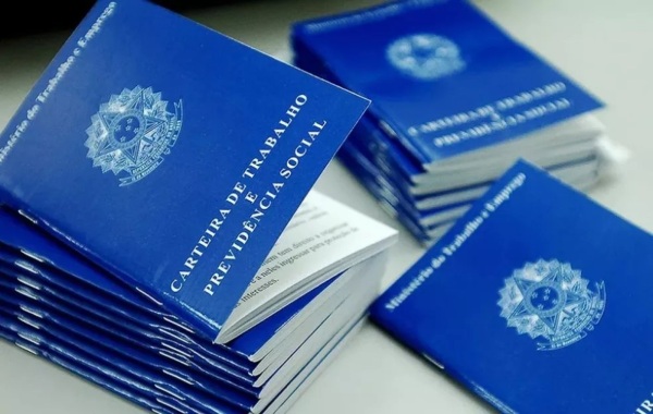 Desemprego fecha 2024 em 6,6%, menor taxa da série histórica