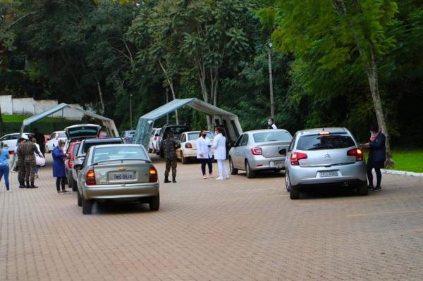 Vacinação contra a Covid-19 para pessoas com comorbidades segue na terça-feira