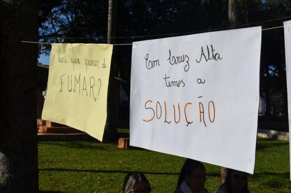 Atividades do Dia Mundial sem tabaco foram realizadas na praça em Cruz Alta