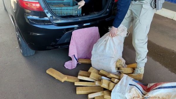 Polícia Rodoviária Federal prende casal com 100 kg maconha em Ijuí