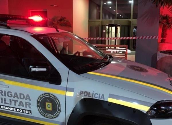 Homem é assassinado em hall de hotel em Santo Ângelo