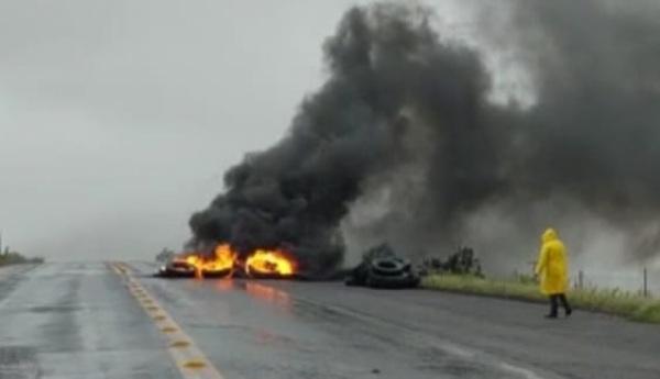 Manifestantes bloqueiam BR-285, entre Ijuí e Cruz Alta
