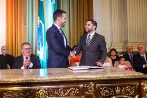 Eduardo Leite é empossado governador do Rio Grande do Sul