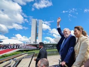 Lula toma posse e assume 3º mandato como presidente