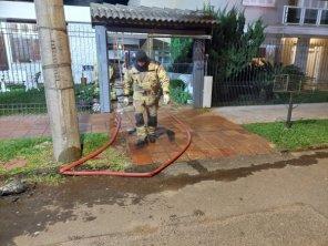 NOITE DO SÁBADO>Dois incêndios em residências mobilizam bombeiros em Cruz Alta