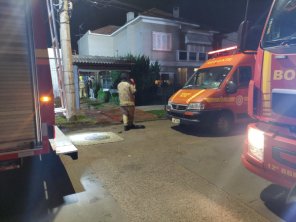 NOITE DO SÁBADO>Dois incêndios em residências mobilizam bombeiros em Cruz Alta