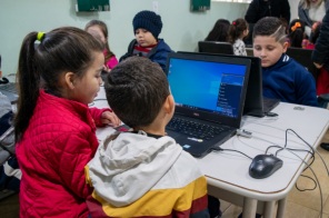Escola Ildo Meneghetti Recebe Doação de Computadores para Modernizar Ensino